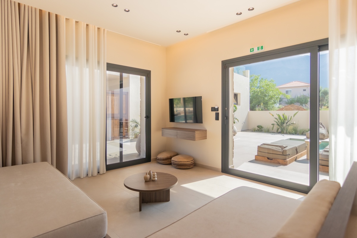 Tiara Holidays - Seabird Luxury Suites - Suite with Private Pool